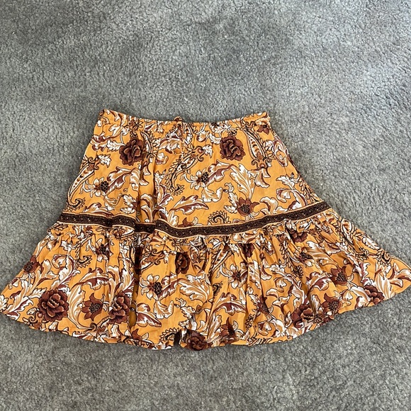 SPELL Etienne Skirt Size Medium Bohemian Dream Mini Tier Beautiful Floral Detail - Picture 1 of 13